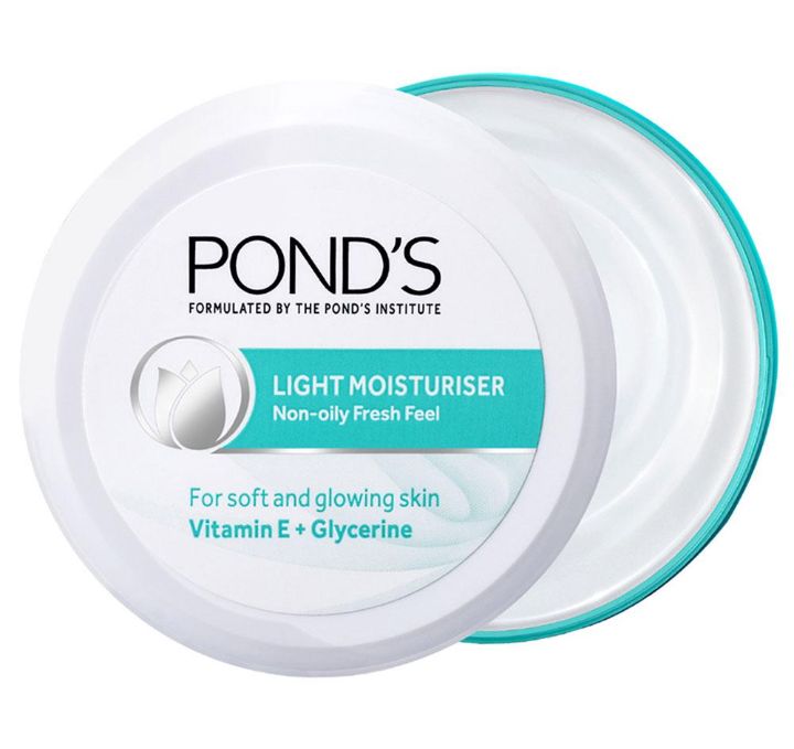 Ponds Light Moisturiser 250 ml