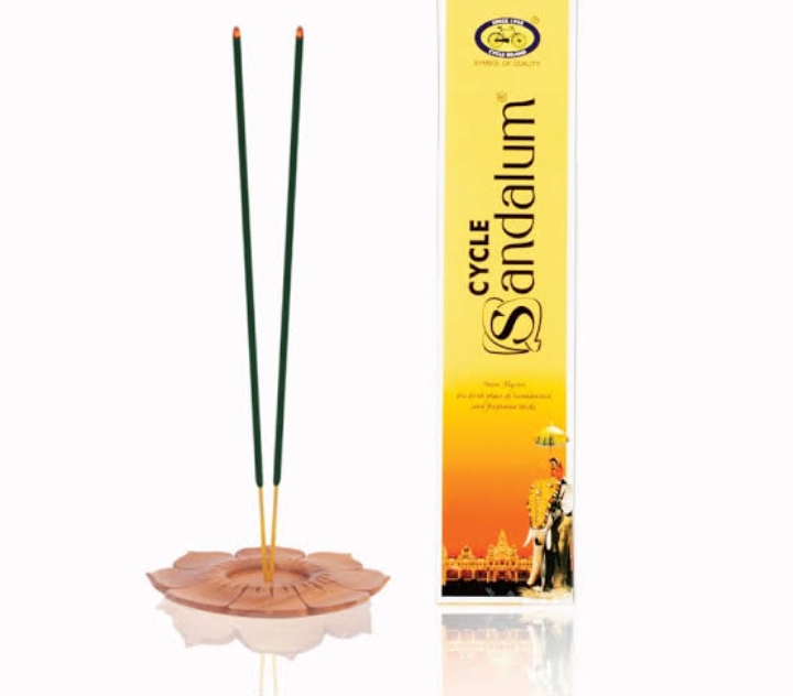 LIA SANDALUM AGARBATTI 110G